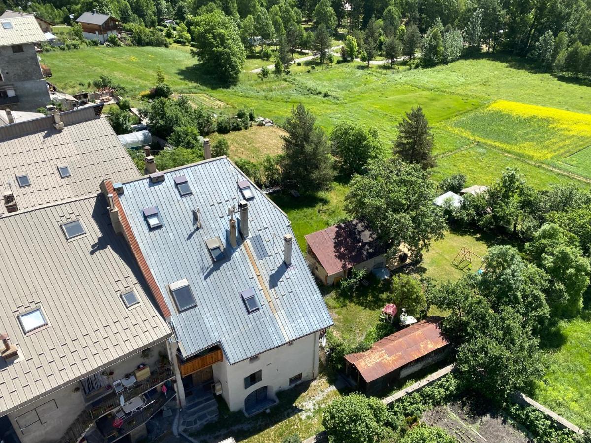 Appartement Dans Une Maison De Pays Briançon Exteriör bild